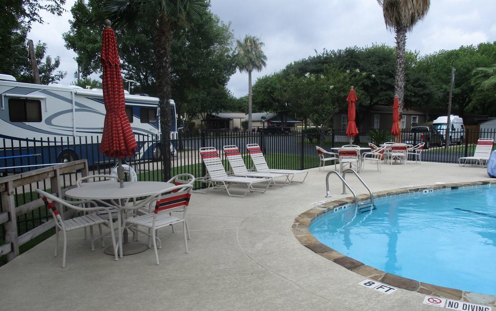 Travelers World Rv Resort San Antonio Eksteriør bilde